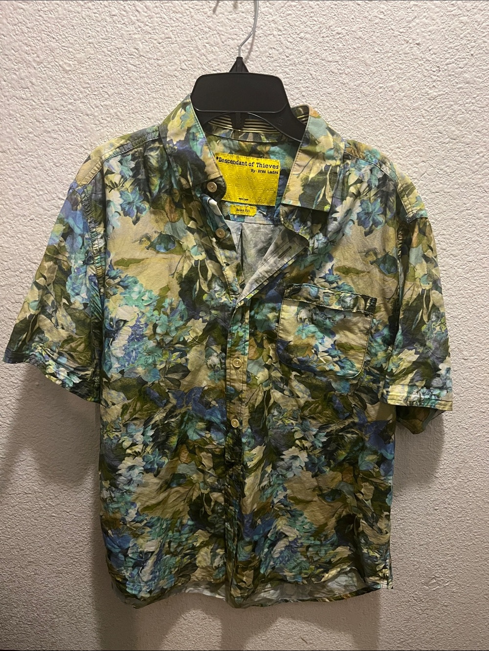 Descendant of Thieves Men's Green & Blue Floral Button-Down Shirt